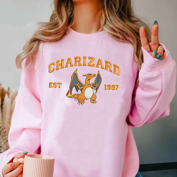 Charizard, bezauberndes Pokémon-T-Shirt mit Anime-Motiv, bestickt, Rundhalsausschnitt, Kapuzenpullover, trendig, vielseitig und ein aufmerksames Geschenk für Freunde, ICE-714