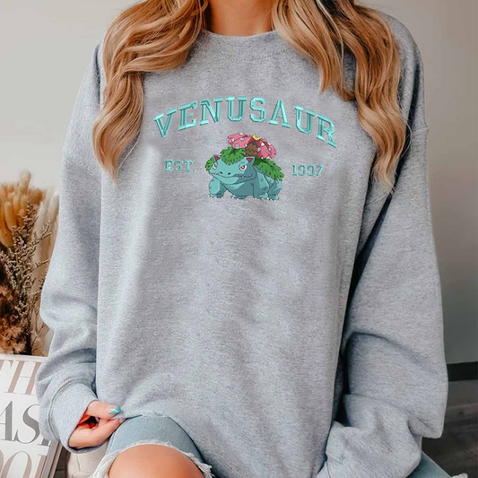 Venusaur, bezauberndes besticktes Pokémon-T-Shirt mit Anime-Motiv, Rundhalsausschnitt, Kapuzenpullover, trendig, vielseitig und ein aufmerksames Geschenk für Freunde, ICE-840