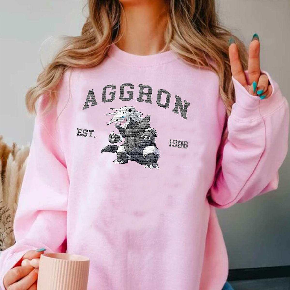 Aggron – Bezauberndes Pokémon-T-Shirt mit Anime-Motiv und Stickerei, Rundhalsausschnitt, Kapuzenpullover – trendig, vielseitig und ein aufmerksames Geschenk für Freunde, ICE-895