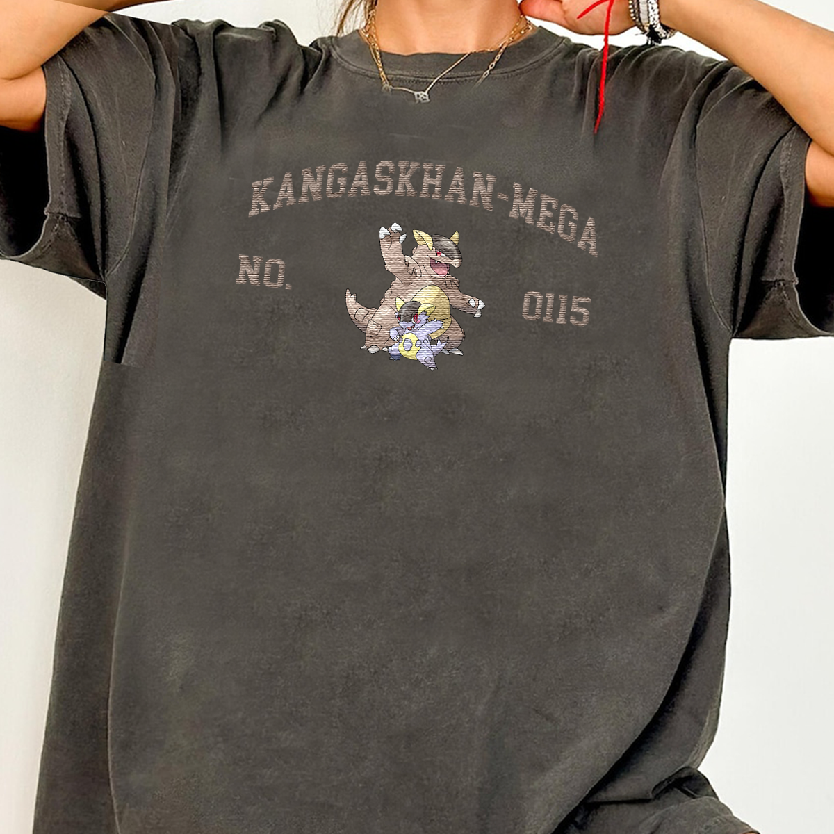 Magikarp, bezauberndes Pokémon-T-Shirt mit Anime-Motiv, bestickt, Rundhalsausschnitt, Kapuzenpullover, trendig, vielseitig und ein aufmerksames Geschenk für Freunde, ICE-898